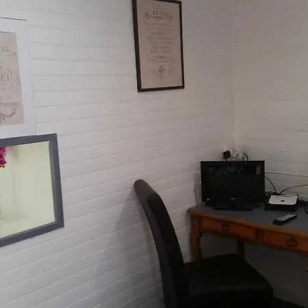 Oda ve Kahvaltı La Petite Maison D'elise Gacé