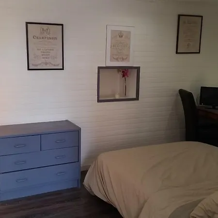 Oda ve Kahvaltı La Petite Maison D'elise Gacé